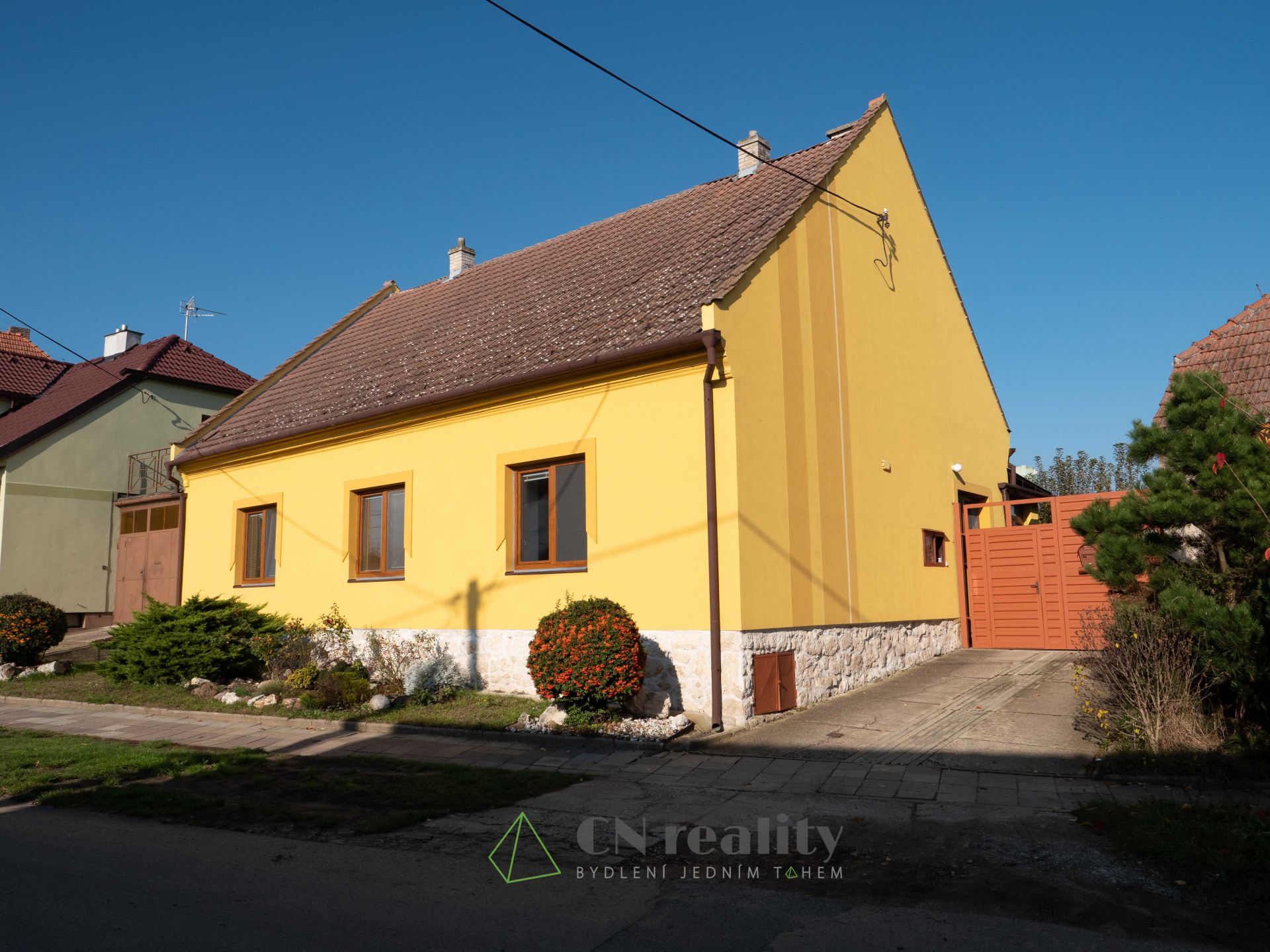 PRODÁNO - prodej rodinného domu se zahradou a zahradním domkem v Lednici na jižní Moravě