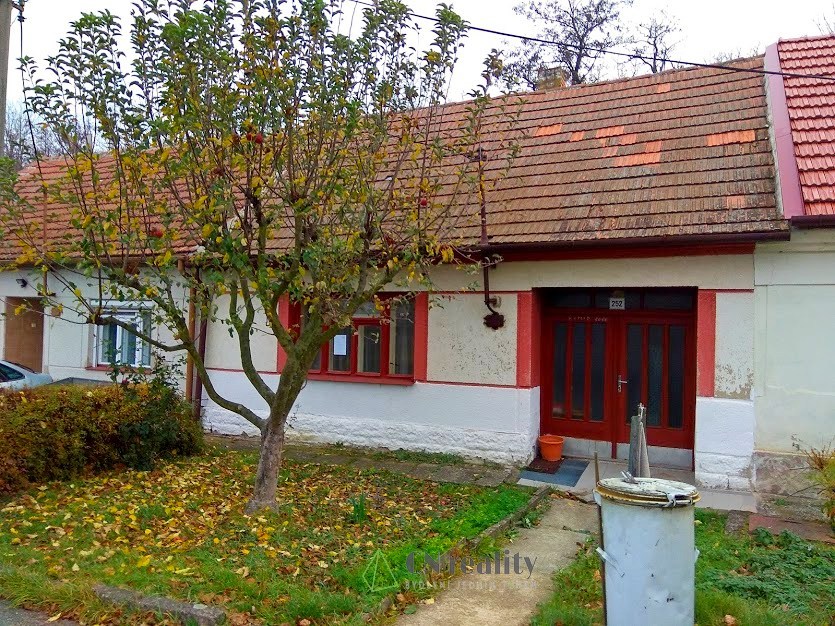 Prodej řadového rodinného domu v Otnicích